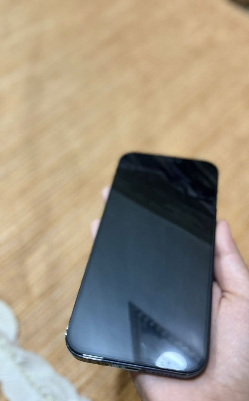 السلامً عليكم
للبيع آيفون 12 برو ماكس السعر مناسب كلش ب٣٥٠ كله شغال صوت هزاز فيس إيدي بطاريه 80  بس شاشه مبدل ونوعيه تخبل مكان حله شراي يتصل ***********
