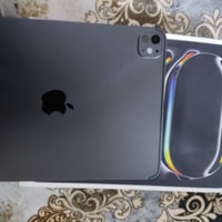 آيباد ١١ برو • بطارية ٩٩٪ • داخل الضمان