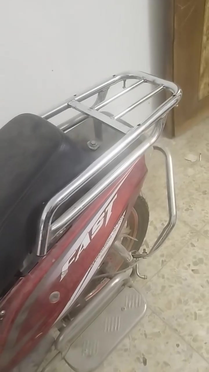 سلام عليكم دراجا شحن للبيع شغالة بس ابعهة هيج بدون ضمان ***********
