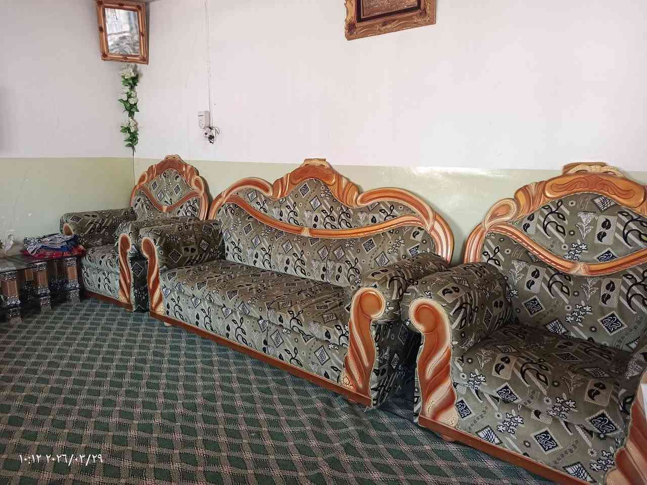 للبيعع 
تخم ملكي درجه اوله متكون من ثنين قطع اكبار واربع كراسي سعر خاص


**إذا كنت صاحب هذا الإعلان وتريد حذفه لأي سبب، رجاءا أرسل رسالة إلى الدعم الفني**