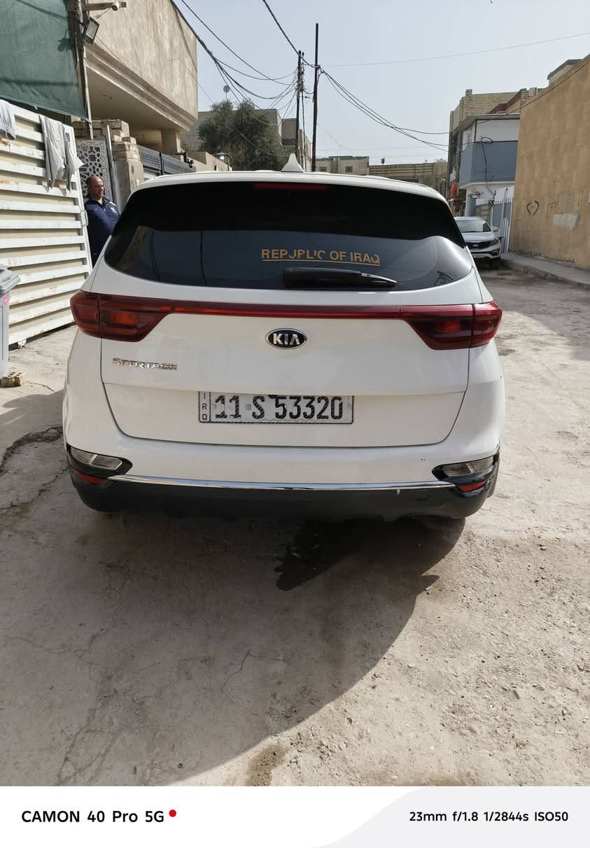 السلام عليكم كيا سبورتج موديل ٢١ سياره وارد امريكي سياره جاهزه من كلشي تخم تاير حداديه جديد صدر امامي خلفي جديد صورها موجوده من امريكا تبريد شغال مكينه جي تي اي  تبريد قطعتين سياره نص فول بيهه تبديل دعاميه اماميه وبنيد مبدل ابيض نفس اللون  سياره باسمي ثاني يوم شرط التحويل  رقم الهات***********
السعر ١٨٥ وبيهه مجال حك الجيه 
العنوان التاجي حي الحسن العسكري غير متواجد ع الفيس
