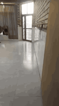 سلام عليكم عندي دونم الواجهة 20*125وبي بيت كامل امكمل عدة الابياض  وبي محلات عدد 2 للبيع في منطقة الخنساء الدونم مو فرعي علة الشارع مقابيلة تبليط البيت وهاذ رقمي ***********
