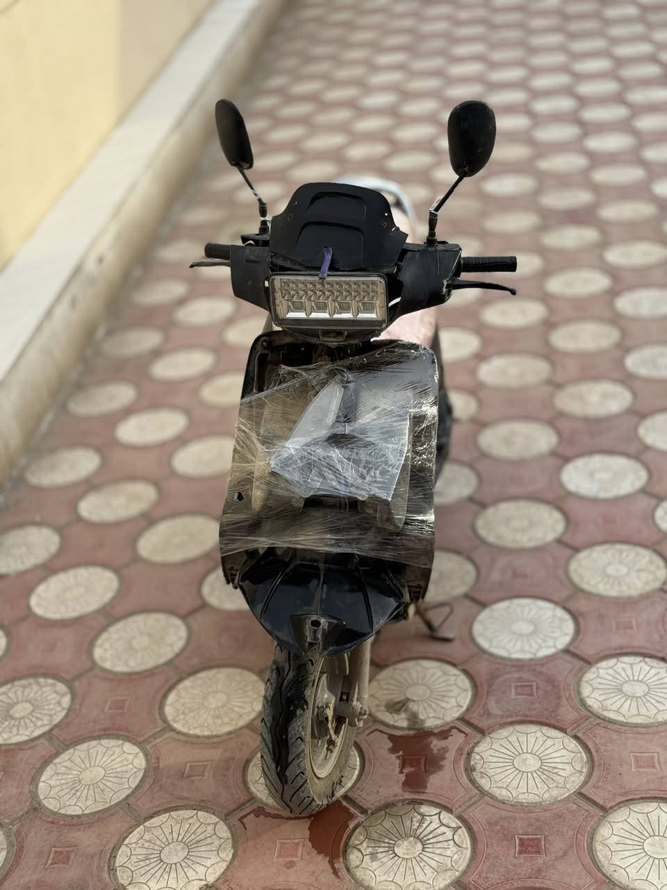 سلام عليكم دراجه فراشه للبيع سعر 200 وبيها مجال عوزها كفرات فقط شغاله ونضيفة *********** اتصل فقط
