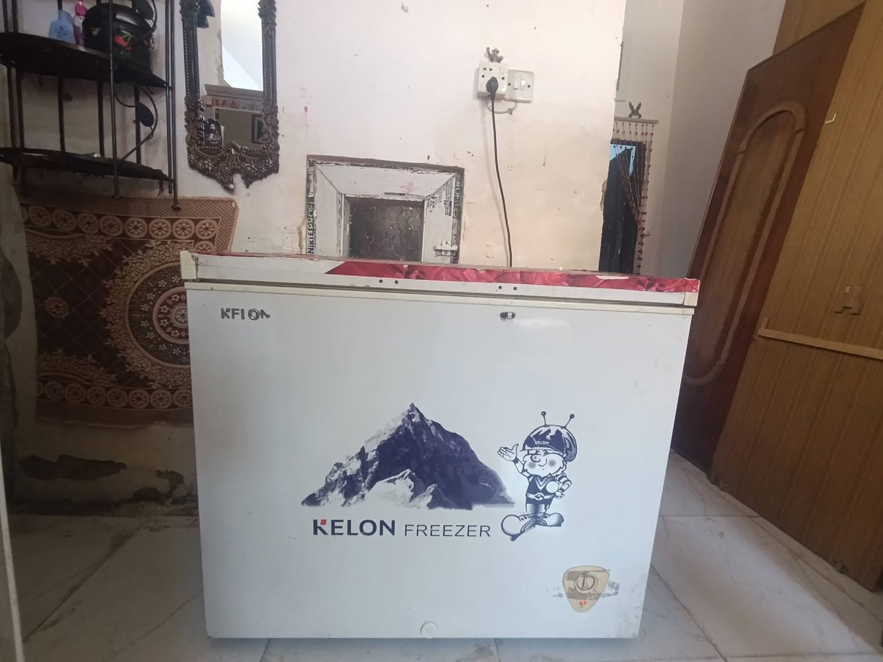 كاونتر ثلاث قطع للبيع ومجمده وبوفيه للبيع العنوان حي التراث شارع الشبكه الاتصال على الرقم ***********بي واتساب وماسنجر
