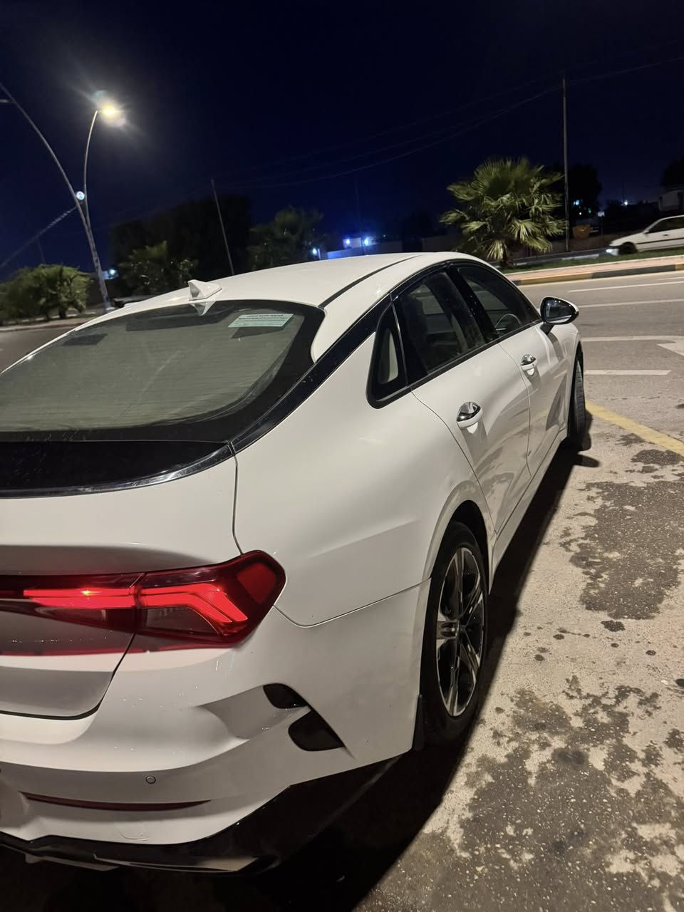 السلام عليكم 
كي فايف للبيع موديل 2023السياره جديده بحاله الوكاله عدا الرصعه الي بلباب ناشرها االسياره وارد خليجي ماشيه 37 الف رقمها بابل سنويتها ب اسمي عنواني البصره الزبير رقمي ***********
