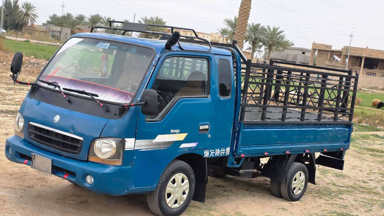 كيه ام عيون موديل  2001. حديد بدون رقم تكفل سرقه وعشاره محرك كير صدر كهربايات تخم  تاير كله جديد سياره مال جناي متعوب عليه جهزه من كلشي عل بلاد كله شقاله جهزه حله من صوره مال جناي متعوب عليه 7 جنكال دوشمه جديده محجل قلاف كله جهزه سعر 40 وبيه مجال بسيط مكاني رمادي خالديه ***********
