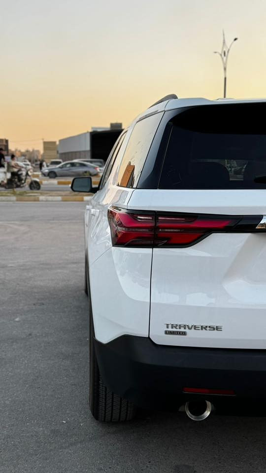 شوفرليت ترافرس  2024 LT
مرقم بغداد 
الضرر فقط تبديل باب العبري #الحادث_سرقة فقط 
#الجاملغ الأصلي مالتها داخل السيارة

ماشيه 8910 mi بدون ايرباك 
مواصفات 
محرك ..3.6 لتر،  6 أسطوانات، 
7راكب 
مواصفات معروفة ..
مقعد الصف الثالث
نظام تثبيت السرعة التكيفي
أبل كار بلاي
كاميرا محيطية 
مراقبة النقطة العمياء
بلوتوث
مقاعد مُدفأة
الدخول بدون مفتاح
باب خلفي كهربائي
مقاعد كهربائية
مساحات استشعار المطر
مكيف خلفي
بدء التشغيل عن بعد
جاهز للراديو عبر الأقمار الصناعية
حزمة السحب
ميزة نظام الصوت Bose Premium المكون من 12 مكبر صوت
نظام ملاحه 
نقطة اتصال واي فاي وهواي مواصفات 

*السعر مناسب جدا اتصل على الرقم*
 سياره جاهزه من كل نواحي مكان سياره الناصرية 
رقم هاتف ***********
