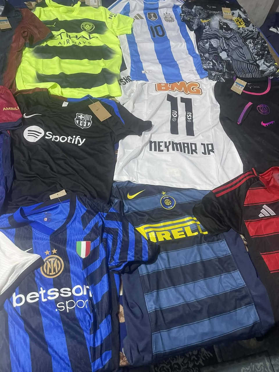 السلام عليكم كباتن وصول الوجبه الثانيه دريسات اصليه ماركه مو صيني او نايلون دريسات ماركة صناعة تايلندي وفيتنامي وبرازيلي اذا اكو فريق سباعي وخماسي اكو سيت كامل تجي شوف وتكدر ع الي يعجبك يدللون الكباتن


**إذا كنت صاحب هذا الإعلان وتريد حذفه لأي سبب، رجاءا أرسل رسالة إلى الدعم الفني**