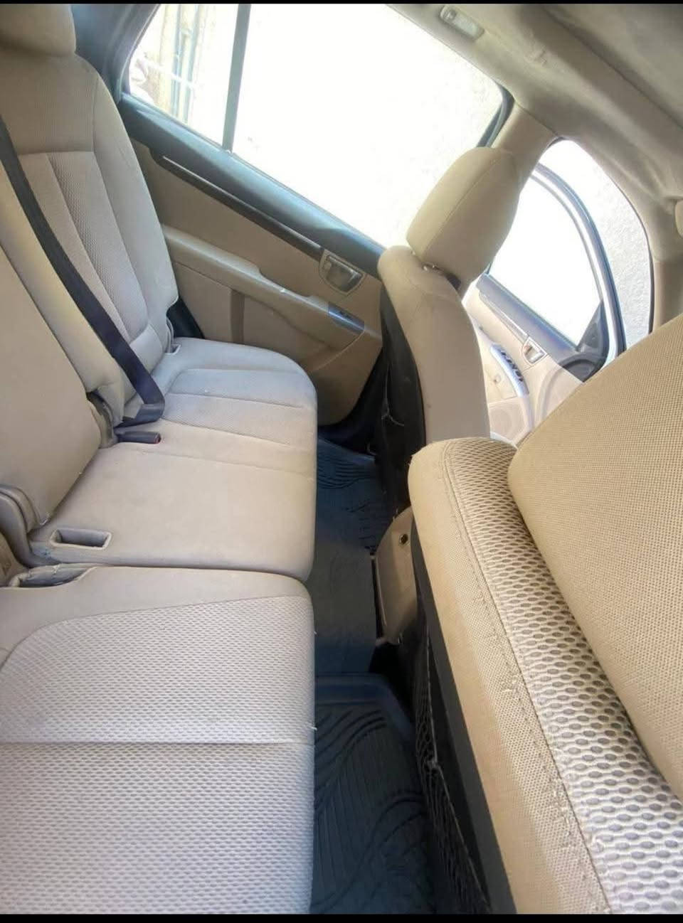 سنتافيا 2011فول بصمه واحد على واحد 6 سلندر بيها صبغات رقم بغداد سعرها 125بيها مجال بسيط للتواصل على الصفحه او الاتصال *********** مكاني حله
