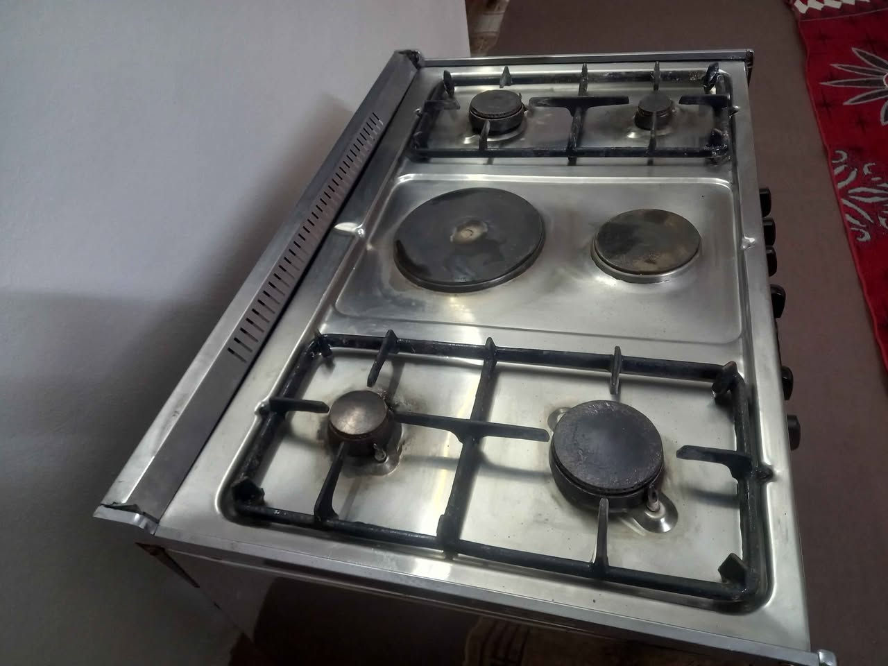 طباخ اردني للبيع شرط الشغل السعر ١٠٠ العنوان موصل حي الصدام بعد السيطرة عالشارع العام *********** *********** يوجد توصيل داخل الموصل موصل, نينوى
