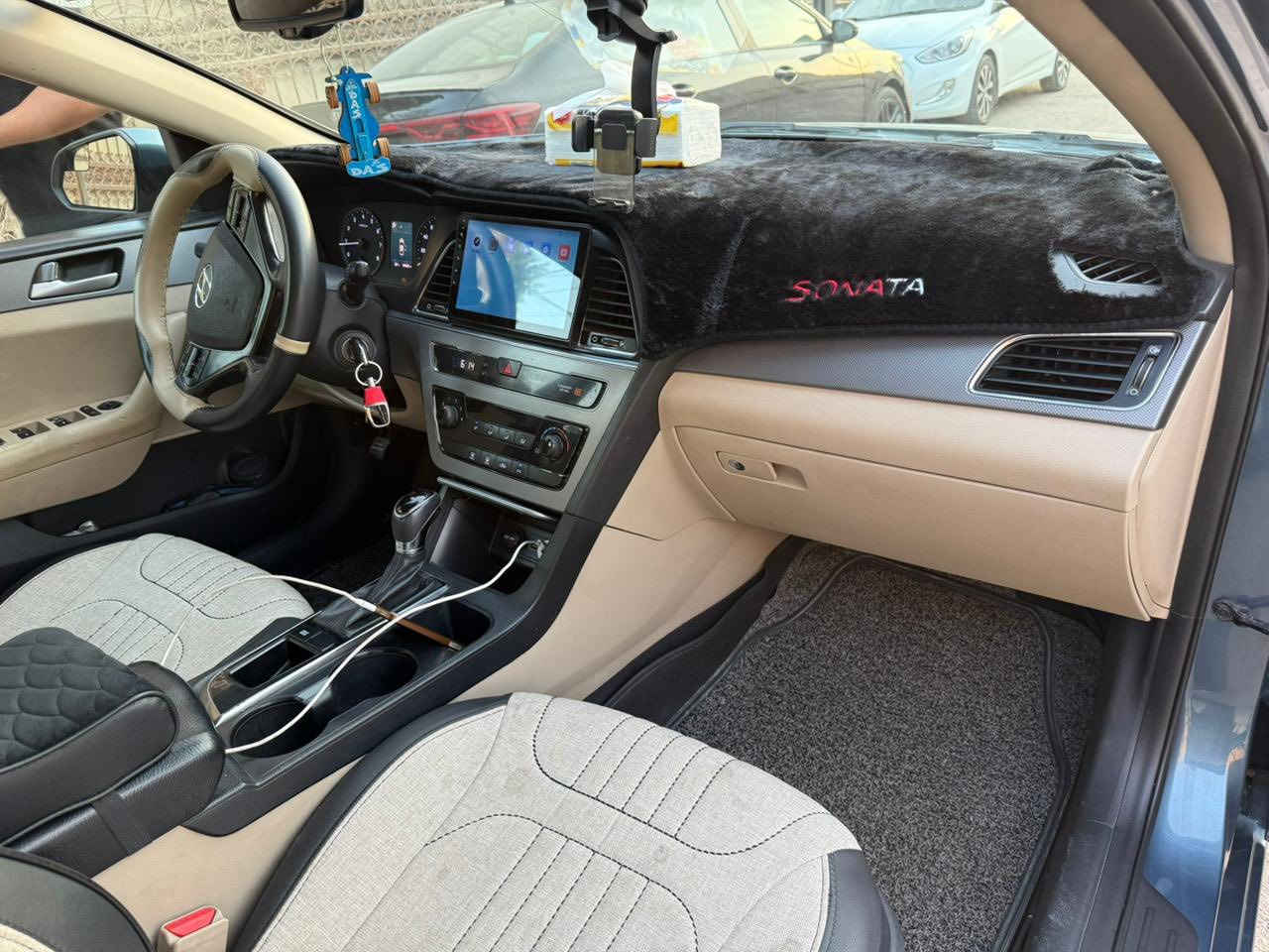 السلام عليكم 

سوناتا 2017 امريكي للبيع 
ماشيه 100 
رقم اربيل الجديد شرط التحويل 

حادث قطعه وحده جاملغ امامي فقط
صور الحادث موجوده بالمنشور 

مكينه 2400 
سياره جاهزه مناقصها شي 

السعر 126 وبيها مجال للشراي 
مكاني بغداد زيونه 
للاستفسار ***********
