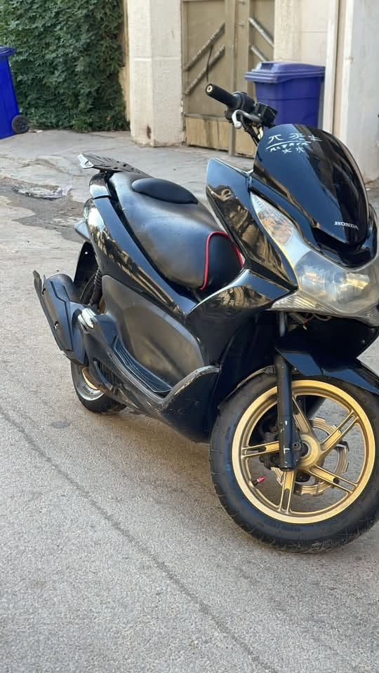 سلام عليكم / 🎌 PCX 150 / استان حساس JF / دراجه حلوه وناعمه  / / بيها منضومه زينون ام المراوح / بيها دبل إشاره لد شلعه معدل  // السعر مليون
مكاني حي اور *********** مكانيك جاهز ترايك للبصره
