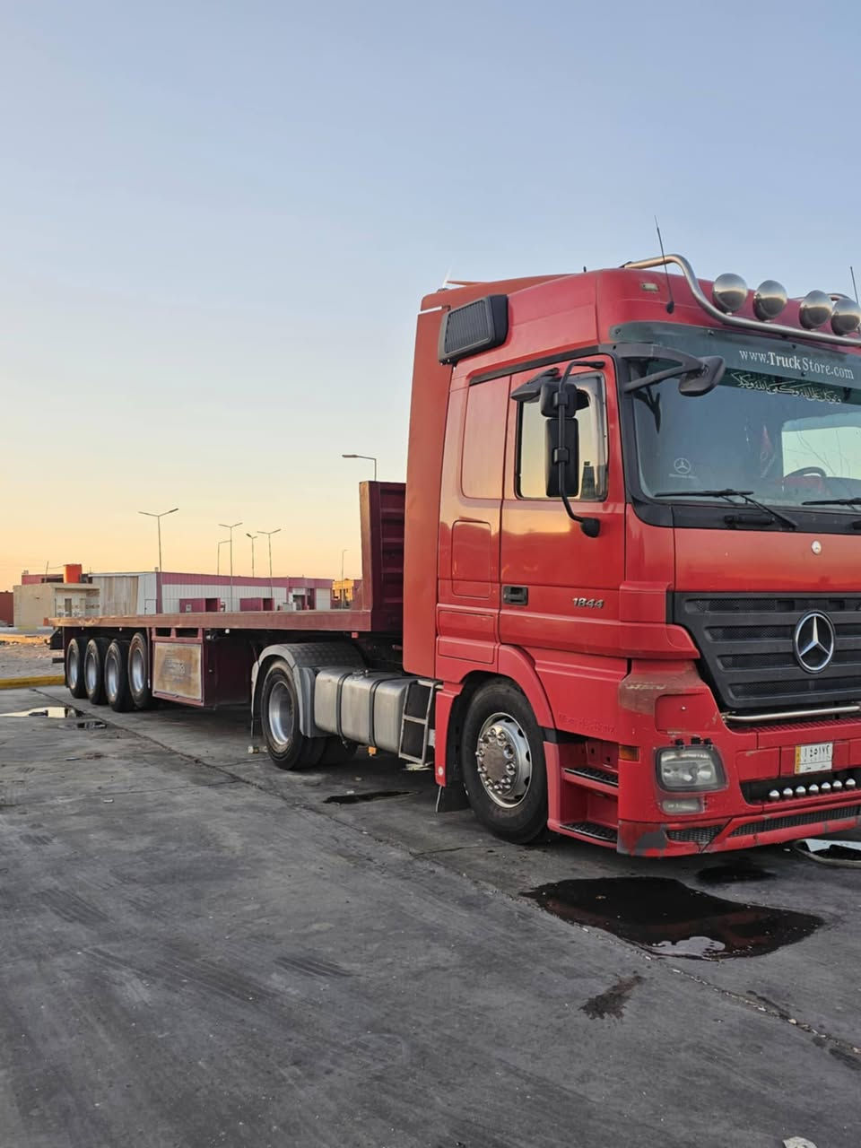 السلام عليكم.
اكتروس 2006 حجم 1844
جوبلس امامي مو جامبو مسجله فلات 4 محاور
عربانه عمل  شاصي 16 دناكير 14 صيني طول العربانه 13.40 م
رقم بابل سنويه لل28
تبريد وصوبة وثلاجه
***********
*********** اتصال او واتساب ابو احمد
