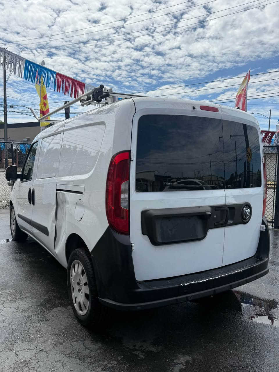 FOR SALE: 2018 Ram ProMaster City – Clean Title 

Looking for a dependable and fuel-efficient cargo van? This 2018 Ram ProMaster City is clean, reliable, and ready to get to work. Whether you need it for your business, deliveries, or everyday hauling, this van is up to the task.

Vehicle Details:

* Year: 2018
* Make/Model: Ram ProMaster City
* Mileage: 150,000 miles
* Title: Clean
* Transmission: Automatic
* Air Conditioning: Blows cold
* Clean interior and exterior
* Runs and drives great
* Ready for work or daily use

This ProMaster City is a great choice for contractors, small businesses, delivery drivers, or anyone needing a practical and reliable cargo van.

Message for more information or to schedule a test drive. Tacoma, WA


**إذا كنت صاحب هذا الإعلان وتريد حذفه لأي سبب، رجاءا أرسل رسالة إلى الدعم الفني**