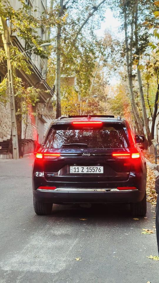 السلام عليكم 
جيب كراند شيروكي هايبرد 2024 لمتد 3شاشات
(( بدون اي نقص  بدون ايرباك )) شاحنتها الاصليه مع شاحنه اضافيه تشتغل هنا
الضرر: (صبغ على گد شبر بداية البنيد وجاملغ السايق ربع من جوه انصبغ على كد الحادث بدون تبديل   صور الحادث والتصليح ناشرها👉)
 ماشية 54 
{ رقمه بغداد باسمي } تحويل ثاني يوم
🟫 حجم المحرك ٢٠٠٠ تيربو جارج ٣٧٥ حصان مع محرك الكهرباء اسرع من الهيمي
نظام الشحن : الشحنة الوحدة تمشيك 50 كيلو بدون بانزين  + هايبرد + بلك ان🔌  
مع خيارات 3 تغير نوع المشي دگم
1-كهرباء فقط 
2-بانزين فقط  
3- كهرباء وبانزين حسب المشي 
🔴 حساسات خلفية
🔴 ‏‎حساسات جانبيه بالمري
🔴 خمسة راكب المرغوب👍
🔴 رادار 360 درجة
🔴 تعريب جمع الشاشات 
3شاشات📺
🔴  تحديد مسار  
🔴  تبريد قطعتين امامي + خلفي تحكم  
🔴 ️خمس انضمة قيادة 
🔴 بانوراما على طول السيارة
🔴 دفع رباعي. 
🔴 كير ماوس مع وضعيات القياده المختلفه للجبال والطرق الوعره والرمال والطين
🔴 شفتات ستيرن 
🔴 هاند بريك بصمه 
🔴 ️مقود جلد + تدفئة 
‏🔴  Reverse Tilt Mirrors المرايا  المائلة عند الرجوع 
مواصفات 
1️⃣ لايتات لد 
2️⃣ تدفئه  كشنات
3️⃣ شاشات دجتل  شاشه كبيرة مع نفكيشن GPS بدون نت 
4️⃣ كراسي خزن ميموري  تدفئه مع المقود
5️⃣ سستم صوت ALPINEو دمام خلفي بلادي 
6️⃣ تشغيل عن بعد
7️⃣ نظام محاكاة العجلة الذكي 
8️⃣ نظام ملاحة 
9️⃣ نظام قيادة ذاتية 
بيع او مراوس 
السعر ::  325 وبيها مجال ان شاءالله 

للأستفسار يرجى الاتصال☎️📞 
***********
***********
مكان السيارة بغداد
