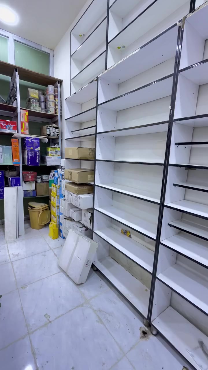 رفوف ابيض عدد-5-ارتفاع2,5متر والعرض1متر
مع ملحق نفس اللون عدد-5-الارتفاع 1,5 والعرض1متر
ورفوف خشب عدد-7-الارتفاع2,40م والعرض1,40
للاستفسار واتساب او اتصال☎️ 
***********
