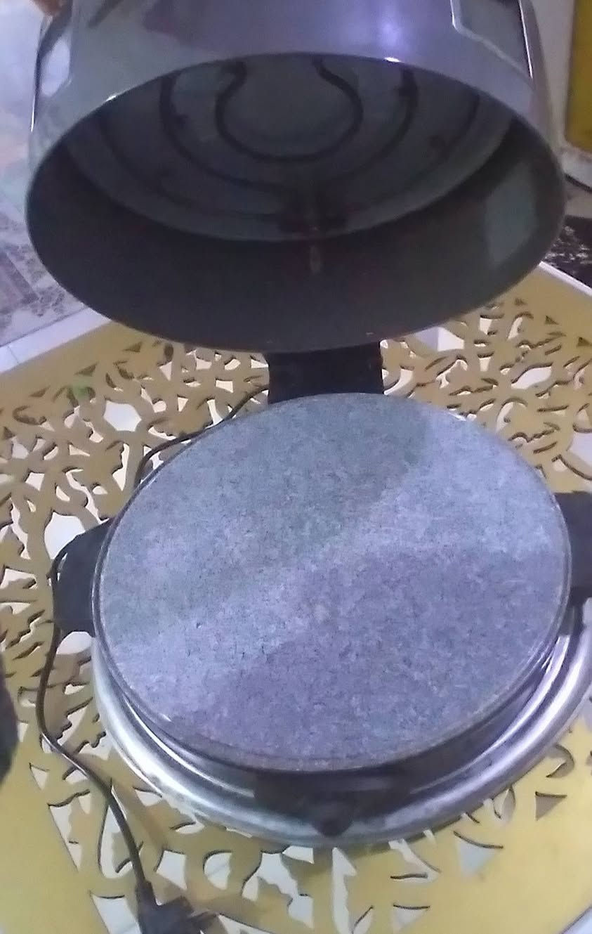 السلام عليكم عندي خبازه جديد مستعمل جدا قليل من ماركة GRAND اصلي باب اول 
السعر 65 الف و بي مجال الرقم *********** 
العنوان البصره ابو الخصيب
