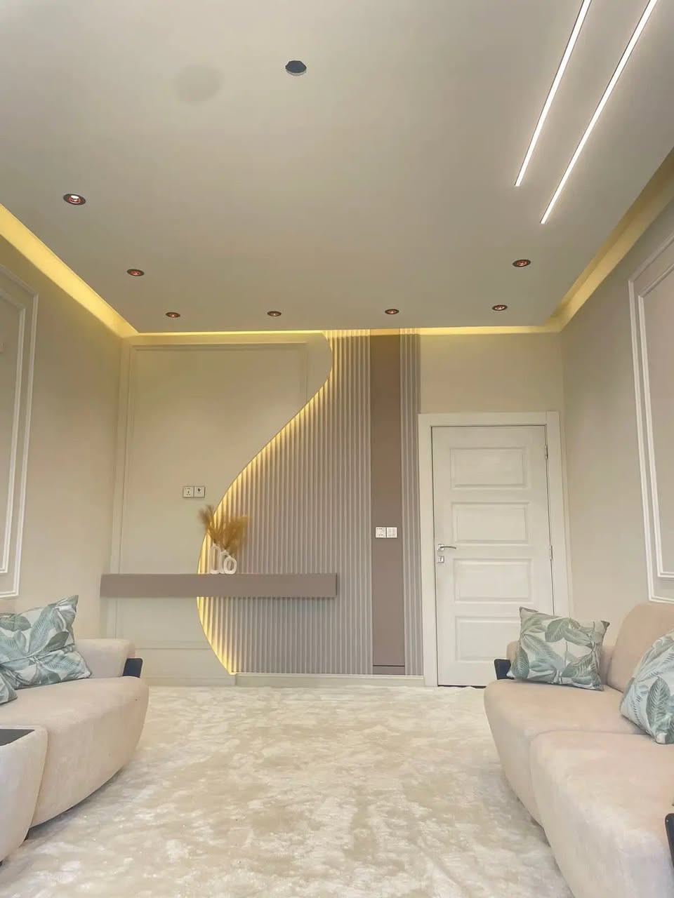 نرســم الخيـــال على أرض الواقع
رفيقكم في جميع الديكورات 
* اروع و أجمل التصاميم الهندسية
* أجود انواع الاصباغ 
* جبسن بورد
* ورق جدران بكل انواعه 
* ديكورات سحب ملكي
* سقف بوكس فلين مضغوط مع CNC
* ترميم المنازل القديمه 
* جام كريستال 
* بديل الخشب
* بديل الرخام 
* كافة النقوش الحديثة 
* صبغ الدور والمحلات و الواجهات🏠
للاستفسار مراسلة الصفحة
او الاتصال على ***********  جميع مناطق البصرة
