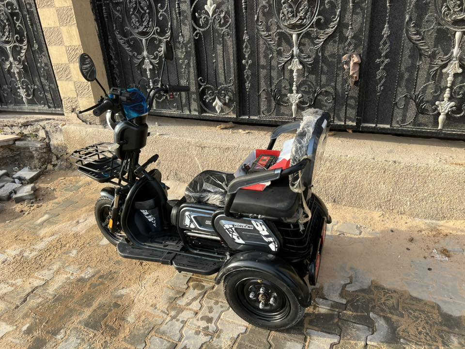 ً
سلام عليكم شباب دراجه ثلاث عجلات اللبيع دراجه زيرو زيرو بعدها استخدامها 10يوم فقط وصل شراء موجود دراجه بعدها زيرو كل غراضها كامله وجاهزه تجي وتفحص وشوف بعينك كل عيب ونقص مابيها. مواصفاتها تخبل 

الموديل 2026
بطاريات 5دبل 
النوع 3عجلات 
السرع 1.2.3
المقاعد 3 ووصير ثنين وصير نفر واحد 
تشغيل عن بعد 
جهاز انذار السرقه 
تشغيل عن طريق الكارت 
بصمات سويجات كارتات كلها كامله 
بريكات 3 بل رجل وثنين بل أيد 
كرسي متحرك 
سله خلفيه وسله اماميه 
اشاير رباعيه
تايرات جوبلس 
بريكاتها بل مكان 
دراجه مشحونه 3 مرات فقط 

اي استفسار اتصال 

***********

العنوان بغداد
