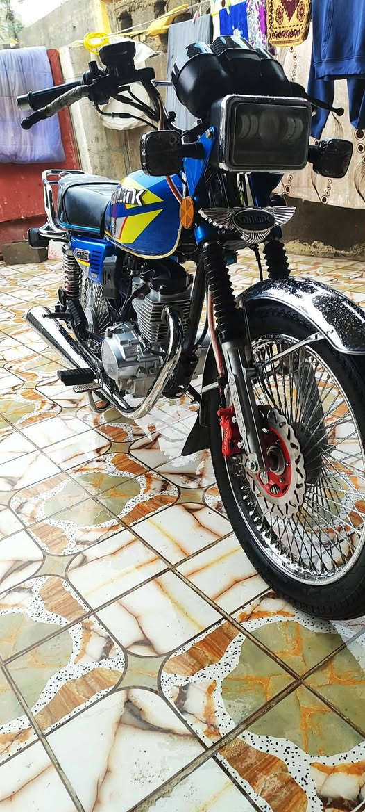 مكلف بنشر
تايكر سونك موديل 2025
دراجة نضيفة وجاهزة خير من الله
المكان واسط صويرة
***********
