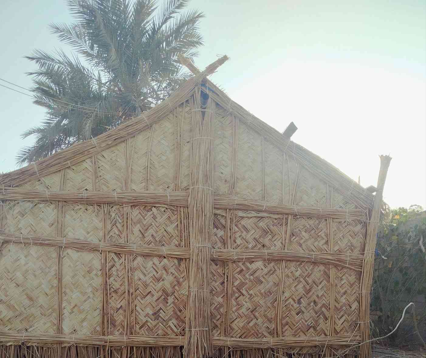 السلام عليكم
اي واحد محتاج بناء گصب كوخ بيت سياج بيت حلال يتواصل وياي وبخدمته.
***********
