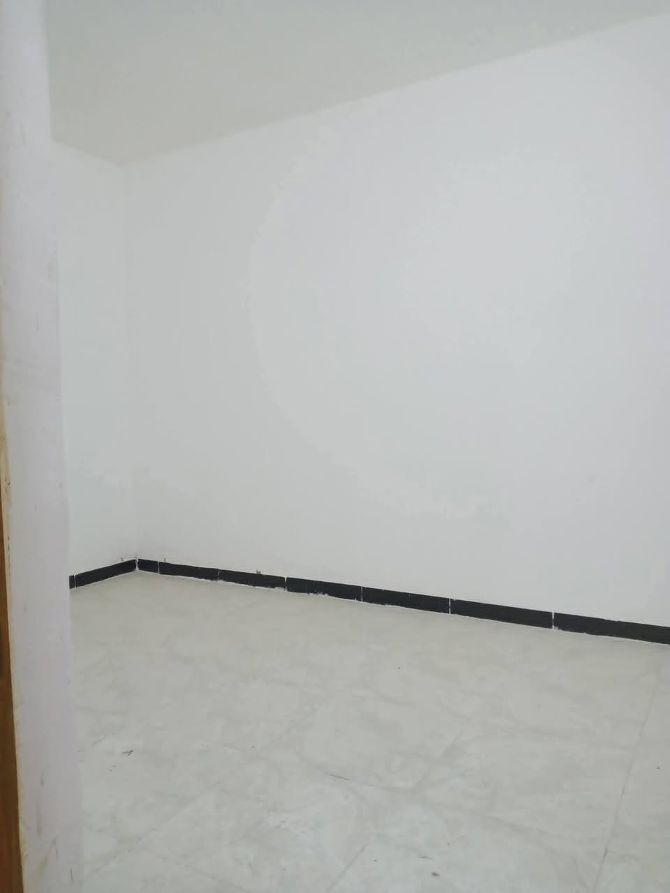 100 متر للبيع سعره 32 وبي مجال
مقابيل ملحق قريه الغدير
بناء طابوك وصب سعره بلاش
طابو زراعي سند 25 اقرار محكمه 
للاستفسار اتصال ***********
