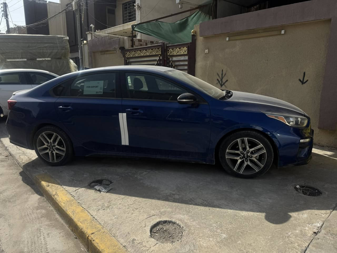 السلام عليكم للبيع سياره فورتي جيتي لاين 2020 لون جويتي نظيفة مال جناي كير محرك مكفول وارد أمريكي 
 السعر 132 مكاني بغداد حي العامل  تواصل واتساب ***********
***********
