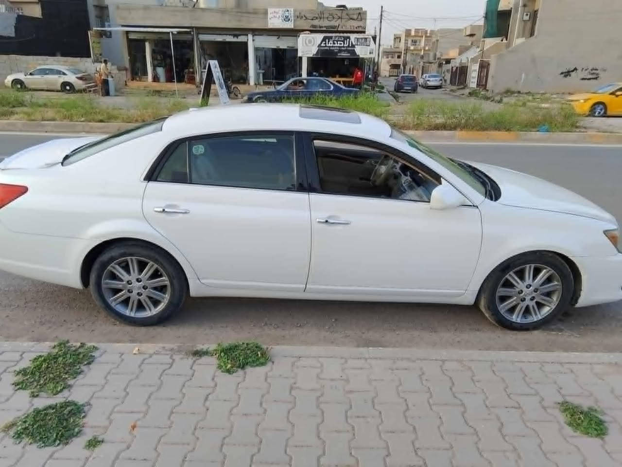 السلام عليكم.. 
افلون 2009 كندي لميتد. يعني فول مواصفات
رقم موصل جديد وسنويه جديد ب أسمي شرط التحويل.. 
ومو شرط اله بالموصل يتحول. بأي دائره مرور تتحول عادي.. 
دفتر بانزين بيه.. 
صبغ حزام بدون دواخل 
شاشه وكامره خلفيه 
تدفئه وتبريد ب كشنات. وخزن ميموري. 
نظام ترحيب. صوت رواجز فقط بدايه تشغيل اول ثانيه وتروح..  
السعر 115 وبيه مجال
العنوان كركوك.. 
***********
