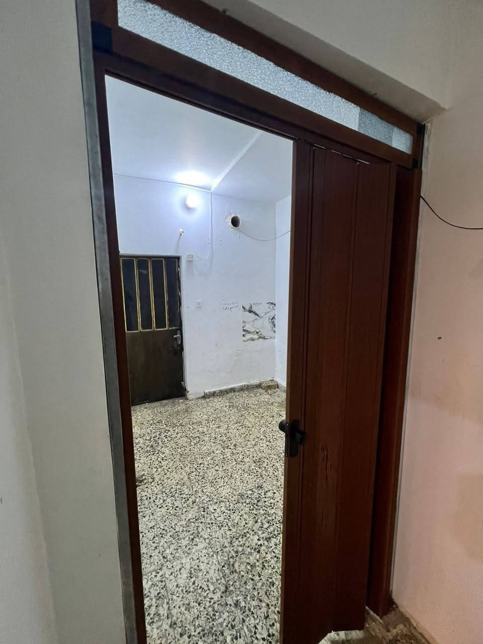 للايجار في السيديه ✔️

بيت 150 م ارضي معزول عزل تام 

يحتوي على غرفتين نوم وصاله سويت ومطبخ وخدمات عدد ٢ ومنور عدد ٢

وكراج وحديقه 

شارع 20 م شارع الكويتي قرب جامع القصئ  📍

ب900 الف ⤵️

للأستفسار ***********

مكتب أفق الأعمار الهندسي
