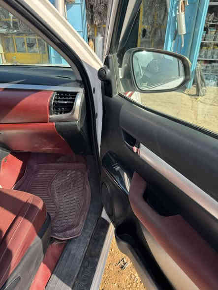 تيوتا هايلوكس ناصي موديل2021
شركه سيد نهرو مذهب السياره كامل موصافات فول عده البصمه 
ماشيه 146
بيه بارد قليل اقل الشبر غير شي ماكو مكفوله كفاله
 مكان الأنبار ***********
السعر 275 وبيه مجال قليل
