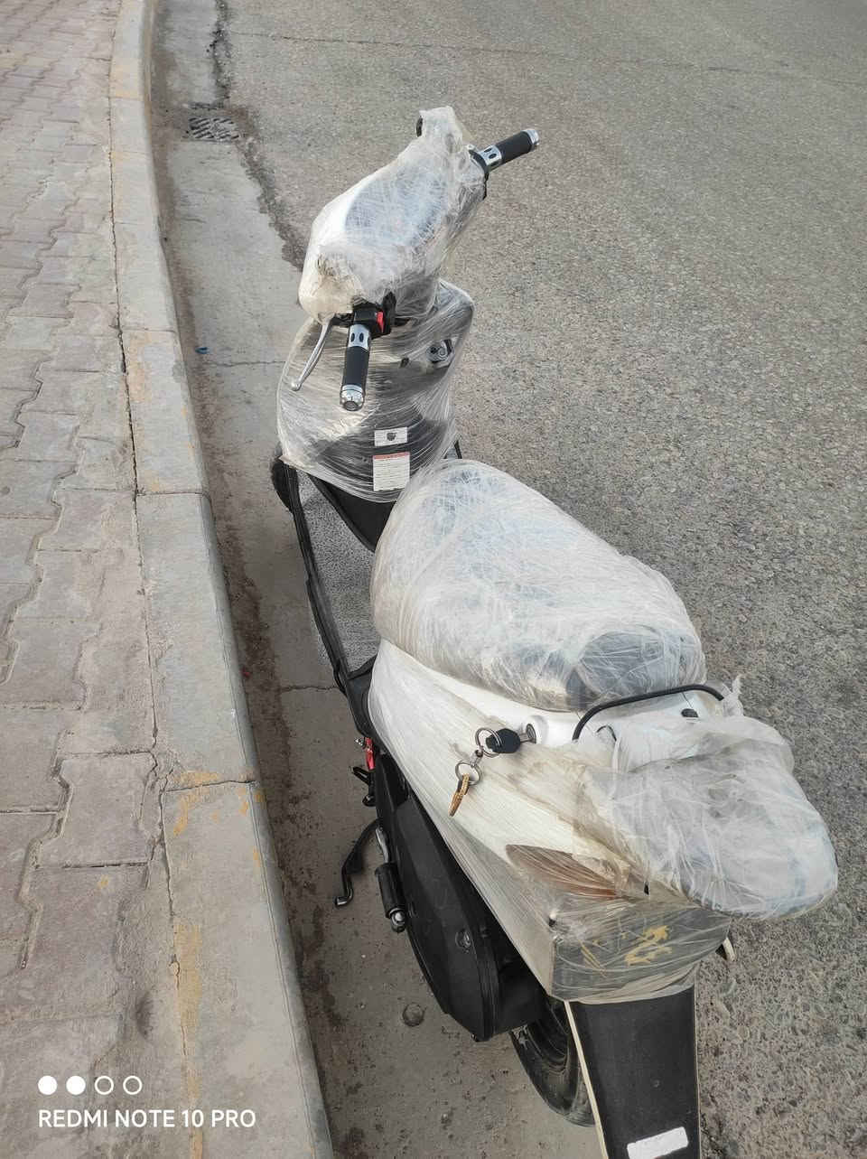 دراجه ساسوكي (رياضي)
دراجه جديد وكيل مامفتوحه مكفوله من كلشي حته من شخط مابيه دراجه ( نكره ) شغاله عل ( 24 ساعه )  مرتبه ونضيفه حيل معدله عل شكل الخارجي فقط منضومه زنون مغلفه  و مغلف حوافيه  يدات ماكس استان ماكس 

عنواني ميسان ( المجر الكبير )  ( 100 دار )
التواصل واتساب او اتصال ( *********** )
