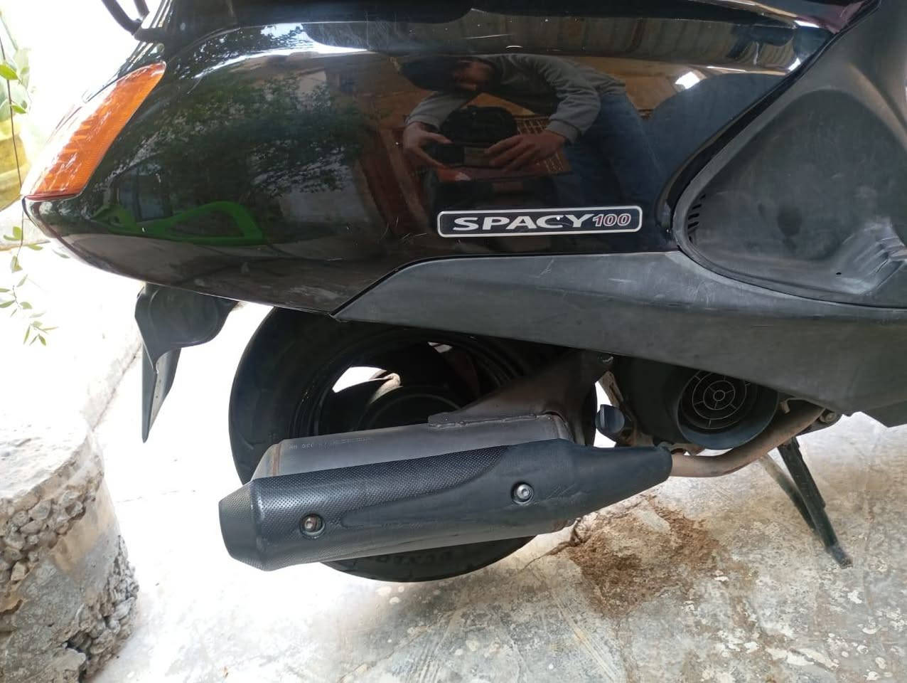 اللهم صل على محمد وآل محمد
دراجه سبيسي ياباني رمبه رمبه مكفوله كفاله عامه على وضع الشركه جديده وانظف من الصور 
وين ما يعجبك افحص نظافة فول صار شهرين من نازله من الرمبه
السعر مليون وربع وبيها مجال
 اتصل وبيك خير ودلل
***********
