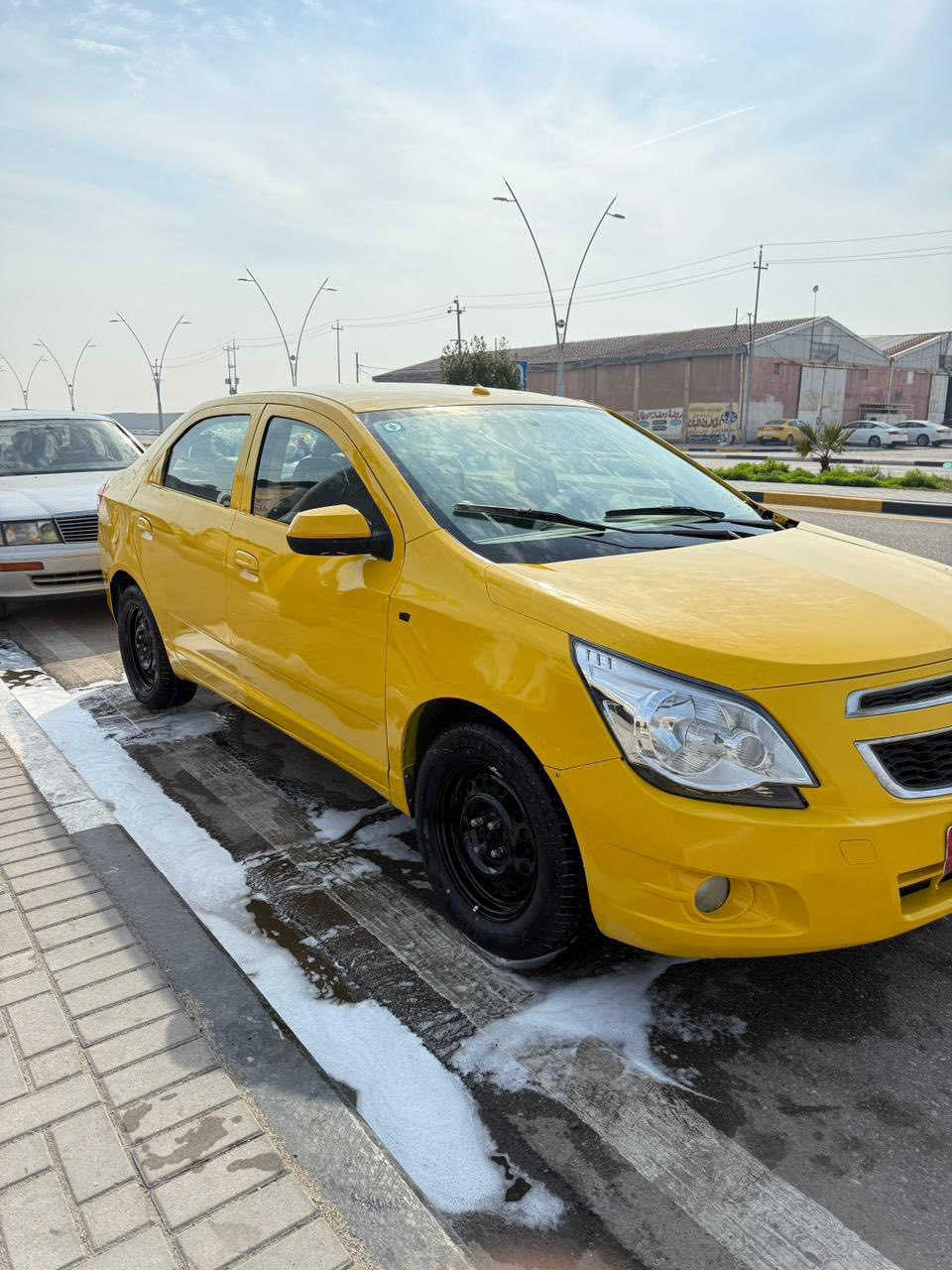 🚗 شيفروليه كوبالت للبيع (تجديد خارجي شامل)
السيارة نظيفة جداً، "مجفية" من الخارج ومجددة بالكامل لتبدو بحالة الوكالة.

تفاصيل السيارة:

البدن (الخارجي): السيارة مجفية خارجي، صبغ عام جديد درجة أولى، خالية من العيوب المظهرية.

التعمير: تعمير جديد شامل لكل أجزاء السيارة (الصدر والقطع الاستهلاكية)، جاهزة للاستخدام الفوري.

المحرك: (بدون تجفية) وبحالة ممتازة وجاهز للفحص.

الداخلية: نظيفة جداً ومرتبة كما موضح بالصور.

السعر والتواصل:

💰 السعر: 65 ورقة ($6,500) وبيه مجال طيب للشراي.

📍 للتواصل (اتصال أو واتساب): ***********

ملاحظة: السيارة متعوب عليها وشغلها درجة أولى، دق سلف وتوكل على الله.
