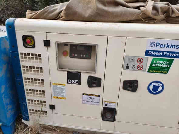 مولد للبيع
بيركنز 30kv
120 امبير 
السعر 70 ورقه وبيها مجال
بغداد للستفسار 
 ***********
