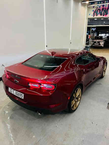 السلام عليكم ورحمة الله
للي يدور جمال + نظافة + قوة بين سيارات الـ V6، انته وصلت 😎

🚗 كمارو RS – 6 سلندر
🔹 موديل: 2021
🔹 اللون: أحمر دم الغزال (لون يخبل ومميز 🩸)
🔹 فتحة سقف + 3 مودات قيادة + كير 10 نمر 🚀
🔹 تشغيل بصمة + تشغيل عن بُعد 🔑
🔹 هاندبريك كهرباء – كاميرا دوّارة – كشنات كهرباء
🔹 شاشة CarPlay أصلية
🔹 إنارة داخلية تشتغل من التطبيق
🔹 ستيرن كاربون ملبس جلد تغليف شنايزر
🔹 باك لايتات سموك أصلية من أمريكا
🔹 برمجة قوة وسيفتي يم سيف تيتو

📍 المسافة: 29 ألف ميل فقط
📍 الرقم: أربيل باسمي وتحويل مباشر
⚙️ المحرك والكير بكفالة
💥 حادث خفيف: جاملغ خلفي + باب إيرباك بردة

💰 السعر: 205 
(وبيه مجال بسيط بس للمشتري الجاد)

📍 الموقع: بغداد – شارع فلسطين
📞 ***********
