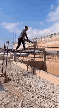 مكتب القمة مقاولات عامة
لتأجير الكمبريسرات

تكسير الركائز الطرق وحفربلبرينة

أعمال لساندبلاص العصف الرملي

بأداره علي ***********

(بغداد باب الشيخ مقابل الحضرة القادرية)
