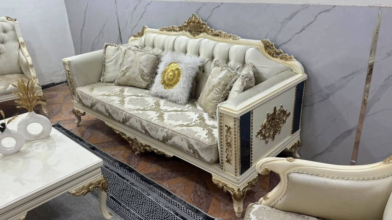 تخم زان دزاين ايطالي ١٠ مقعد مع ميز وسطي اخو الجديد نضافه فول  ***********

