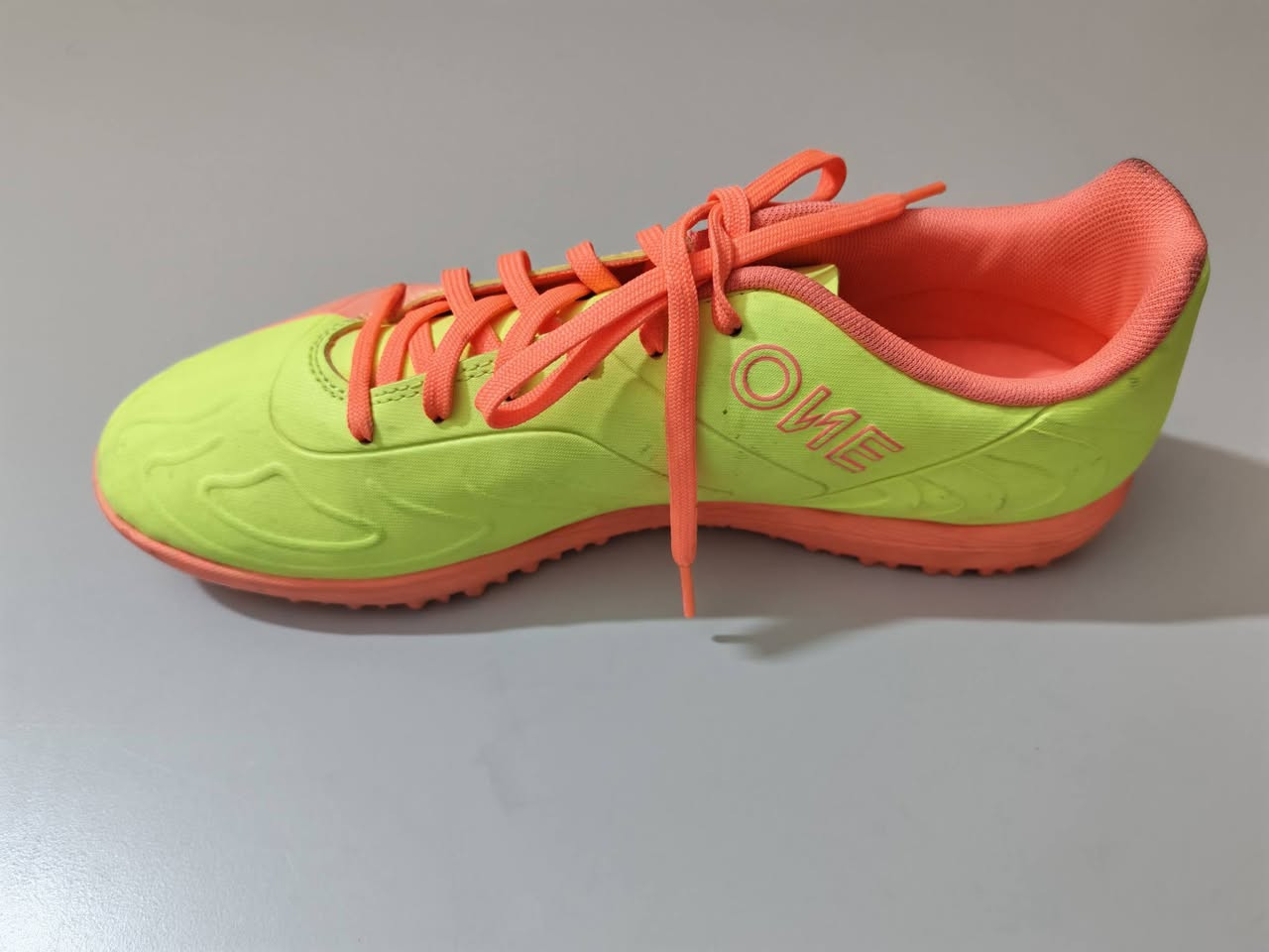 اصلي وكالة غير مستخدم جديد سعر القطعة 50 الف متوفرة قياسات من 40 إلى 44.5 
للحجز واتساب ***********
