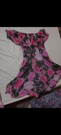 ملابس • توصيل • عرض