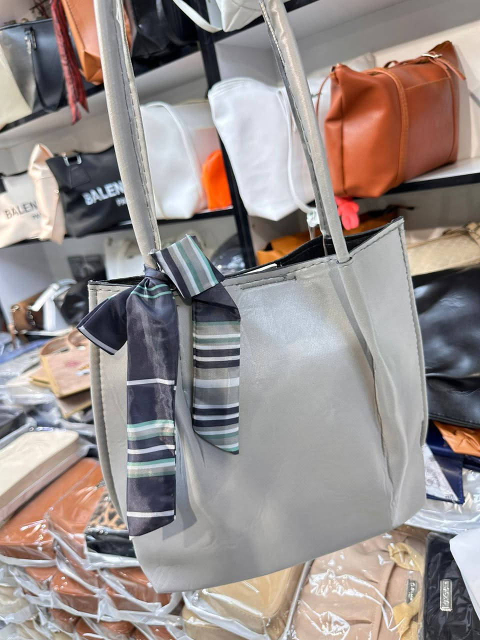 حقائب نسائيه درجه اولى كوالتي عالي والأسعار مناسبه جدا 

للتواصل معنا على الواتساب ***********
متوفر توصيل جميع المحافظات
