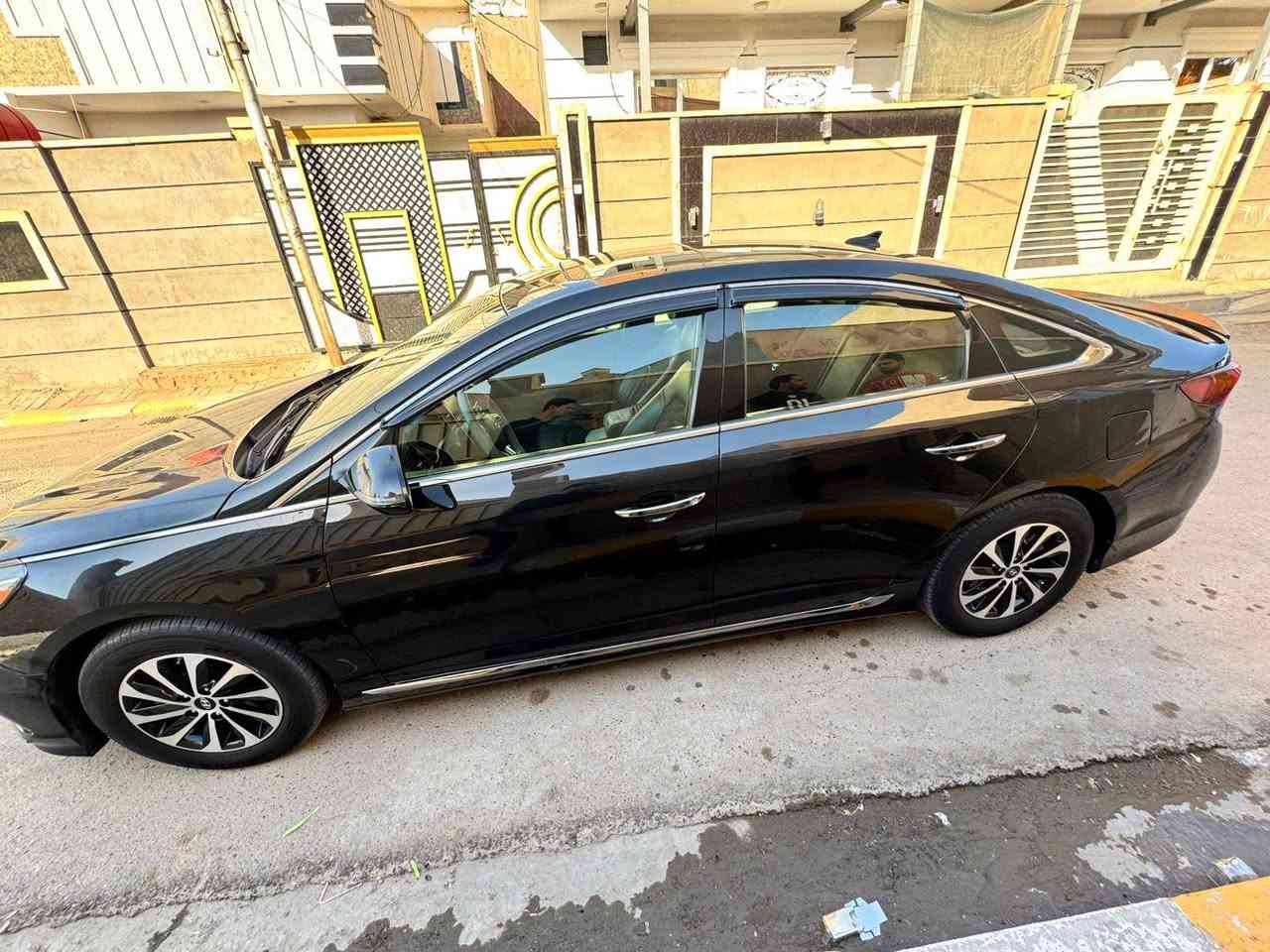 سوناتا 2019 
ظررها بس بنيد صبغ أثر جراد بدون حادث بدون دواخل 
سياره سبورت فول مواصفات 
محرك 2400 معلي بي فقط كازكت 
سياره تخلص من الدوانز وسالفت الدوانز 
تحويل مباشر ثاني يوم 
مطلوب كم فلس واريد ابيعها الله شاهد وهذا شهر محرم 
السعر 138وبيها مجال شويه 
***********هذا رقمي
