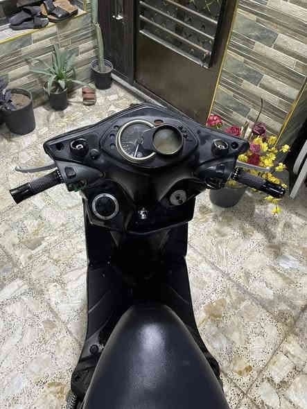 السلام عليكم دراجه سكنس لد للبيع دراجه خير من الله دراجه نكره سلف  شوفت عينك النضافه امانه الله الدراجه حلوه نضيفه دراجه شلعه ضعيفه مالتهه والدشبول غسلته وكف بانزين محسن مداريه الدراجه دراجه كهربائيات كله شغاله اشاير لايت علي ناصي باتري جديد دبلات اماميه كله جديد مكاني كاظميه او حريه ***********
