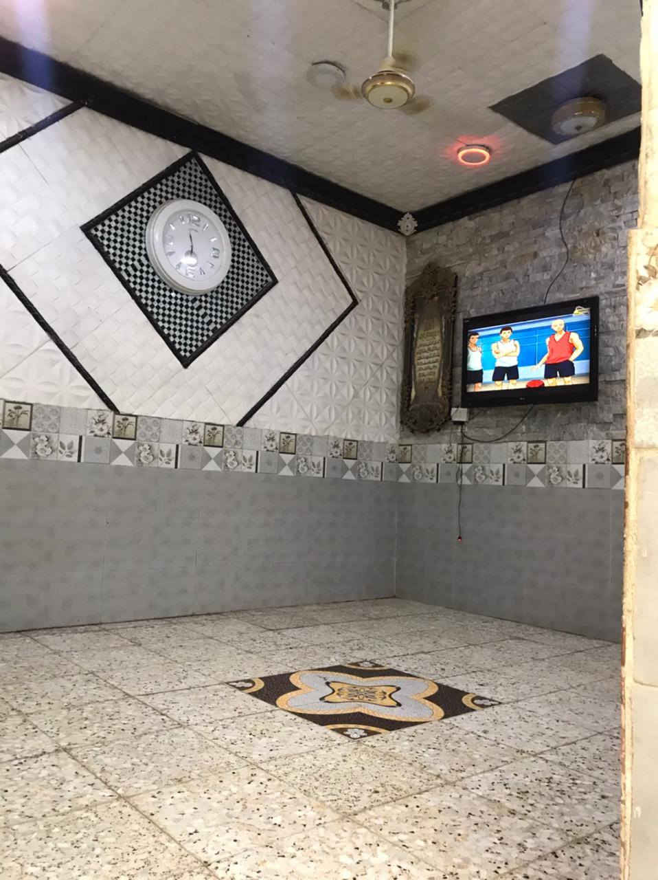 السلام عليكم ورحمة الله وبركاته عندي هذا البيت ٧٥ طابقين بشارع ابو وسام الدلال بعد السكه الحديد للبيع السعر ٧٠ الشارع كامل الخدمات تبليط ماء ومجاري وكهرباء للتواصل مع صاحب البيت *********** بي وتساب او ***********
