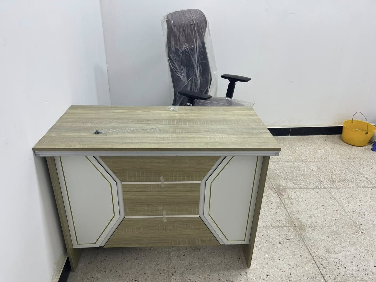 مجمع طبي وجوا صيدليه المدينه بحي طارق كامل مكمل من الغراض جاهز المجمع بي اربع غرف مقطعه وبي عياده جوه داخل الفرع في لارضي المجمع للبيع هوه وغراضه الستفسار ‭***********‬
