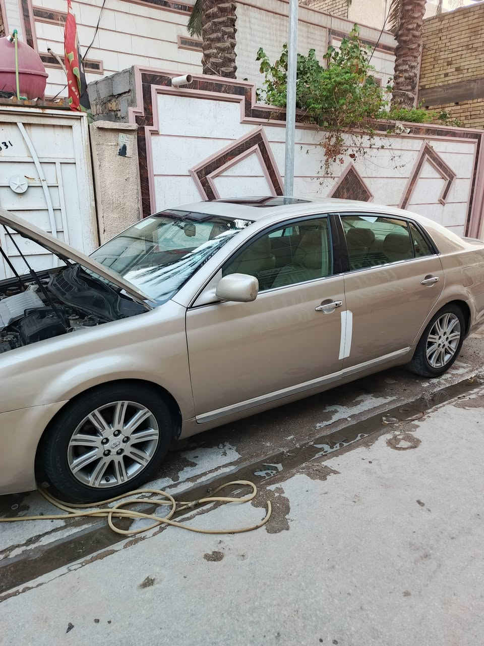 سلام عليكم افلون مديل 2008 مكفوله كفاله عامه من ظربه وصبغ بس الدعاميات مصبوغه بيها جراد بنيد وقماره وجنطه قليل السياره كلش حلوه بيها بارد شويه بالباب خلف العبري مكينه بيها لاستيك ولف وراجز كير حداديه كهربائيات تبريد كله شغال تخم تاير جديد قبل اسبوع شديته السياره خليجي فول مواصفات لمتد يعني واحد على واحد عوزها ترتيبات كلش قليل السعر 115 وبيها شويه مجال رقم بصره مكان السياره كربلاء خاص مااجاوب شراي اتصل وتدلل ***********
