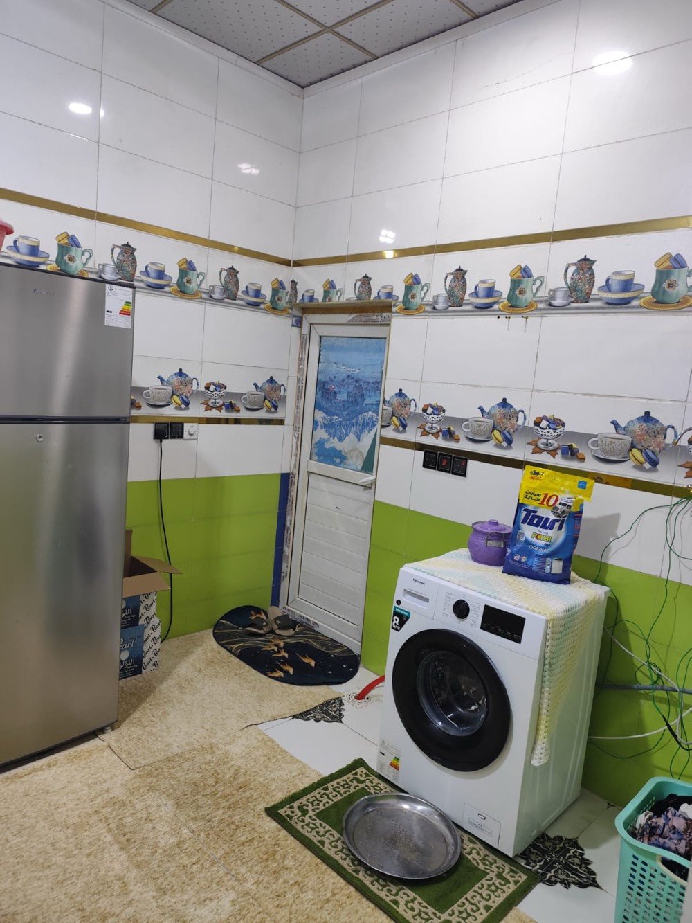 بيت للبيع الناصريه حي الرسول زراعي مساحه 120يتكون من غرفه5*5وصاله واستقبال ومطبخ وصحيات داخليه وخارجيه على شارع عشرين متر تبليط كافه الخدمات 