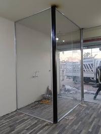 عمل كافه اعمال الزجاج 07732617182 07838002490