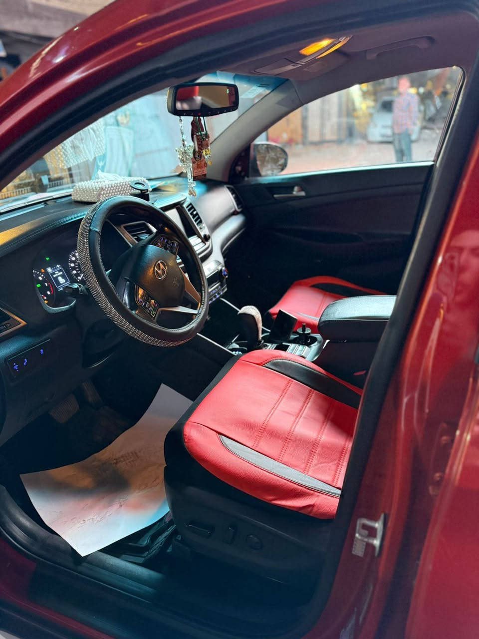 📍توسان موديل 18 وارد امريكي
حادثها فقط بنيد بابين وجاملغ 
اثر شخوط بدون معجون
السياره ماشيه 91 ميل 
محرك السياره 2400
لون السيارة مشمشي
رقم السيارة بغداد دولي الجديد
السياره فول مواصفات ماعدا بانوراما
السياره عليها حداديه وادامه كامله ماتصرف عليها ربع 
سعر السياره 165 ورقة وبيها مجال بسيط
العنوان بغداد منصور
رقم الهاتف للتواصل⤵️
***********
