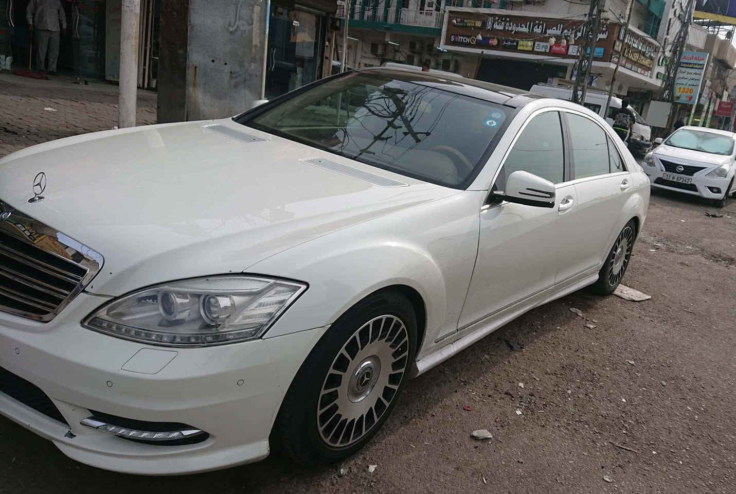 مرسيدسS350 موديل2009محدث 2013 لارج باب طويل محرك 6مرغوب  سقف بانوراما اربع ابواب بصمه 
اربع ابواب شفط
شفتات ستيرن
تبريد قطعتين 
جكات رفع السياره 
جنطه شفط 
مقعد خلفي رئاسي
بردات كهرباء 
تلفون وموس 
سايد بريك بصمه
ستيرن كهرباء متحرك 
وضعيات قيادة خزن ميموري سستم سماعات هارمن كاردون 
سيدي changer
حساسات أمامية وخلفية 
مثبت محدد سرعه اناره الداخل والدشبول 
ويل حجم 18جديد تخم تاير جديد 
وبعد بيها مواصفات 
(السياره بيها 4قطع جاملغان اماميه +بنيد وكلير شويه بتكمه اليمنه مكان السياره بغداد البياع حي الإعلام السعر 190 وبيها مجال بسيط ***********
(ورقم مميز )
