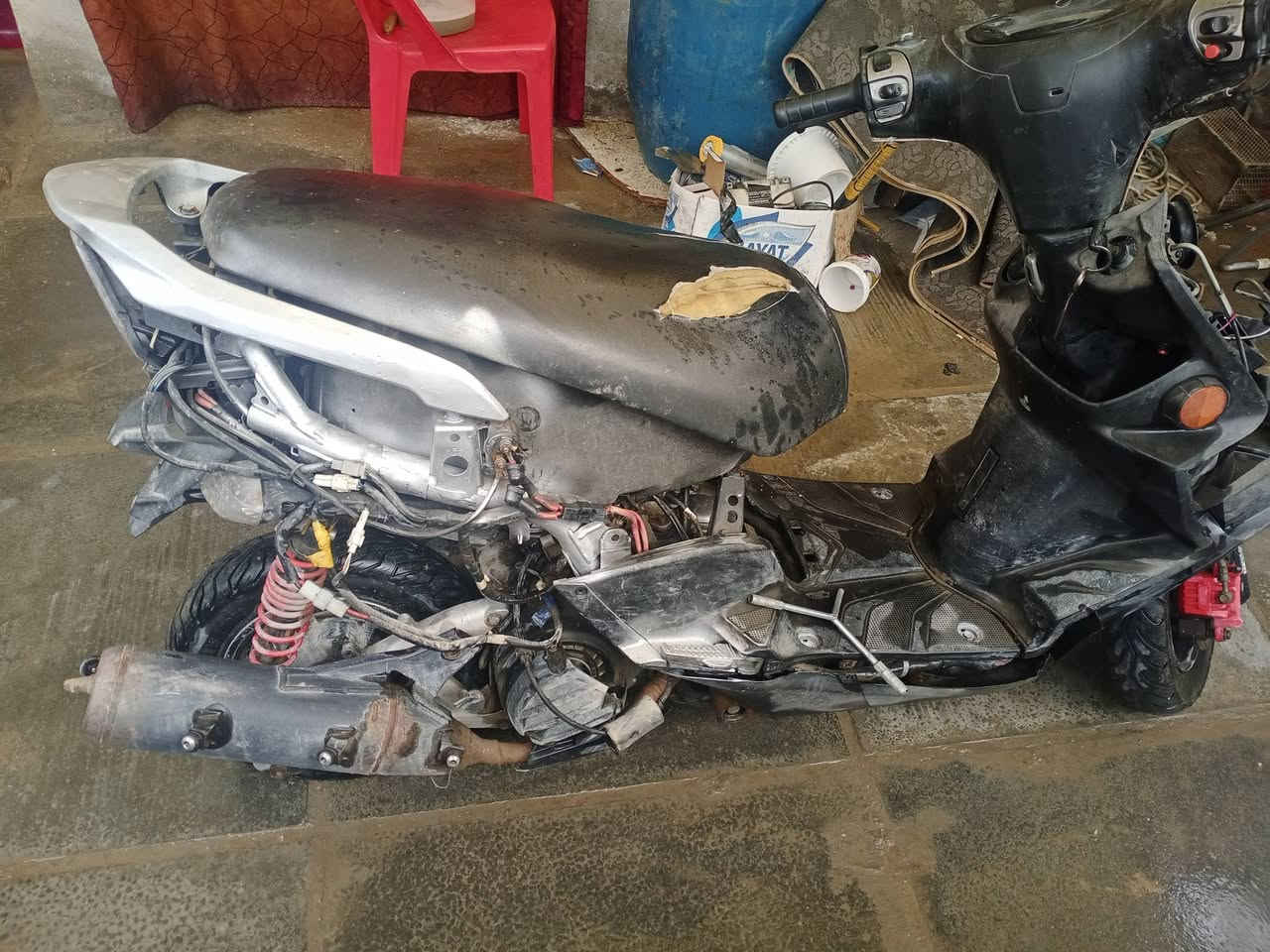 سلام عليكم...
دراجه جيتي ار الحديث للبيع (مكاني الحريه)

الدراجه طافيه ماعرف عطله يعني كوم حديد مثل ما يگولون

ضمانه الباب وشكله نفس ما موضح بل صور 

السعر 200 وبيه حگ الجيه فقط  
التواصل ***********
